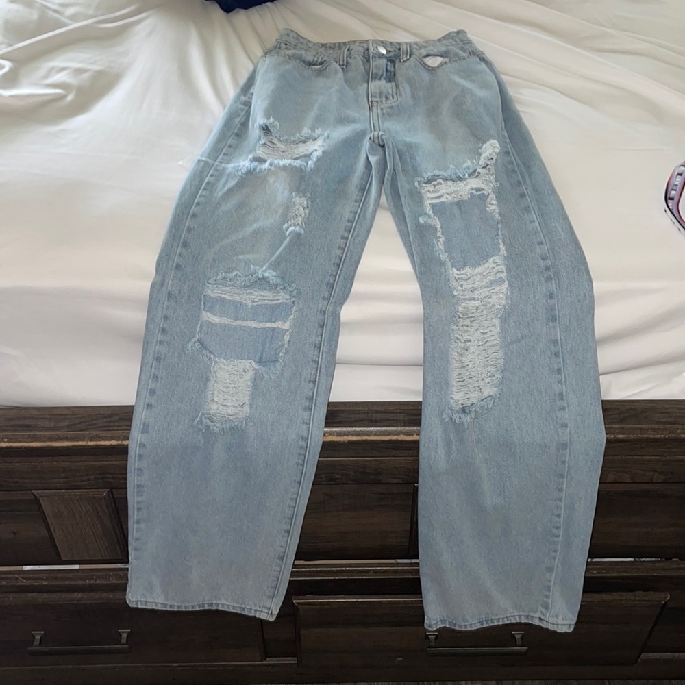 Never worn Shein size 2 jeans.
